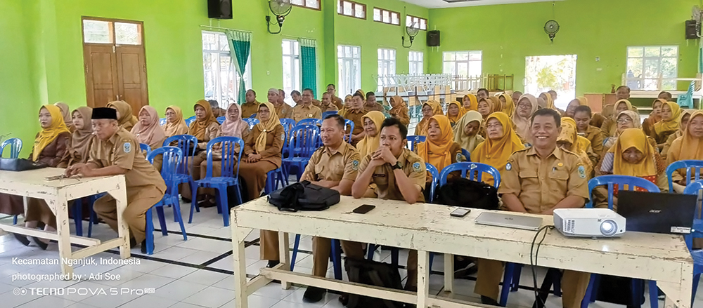 SERIUS: Guru SMP mengikuti bimtek untuk persiapan TKA 2026.