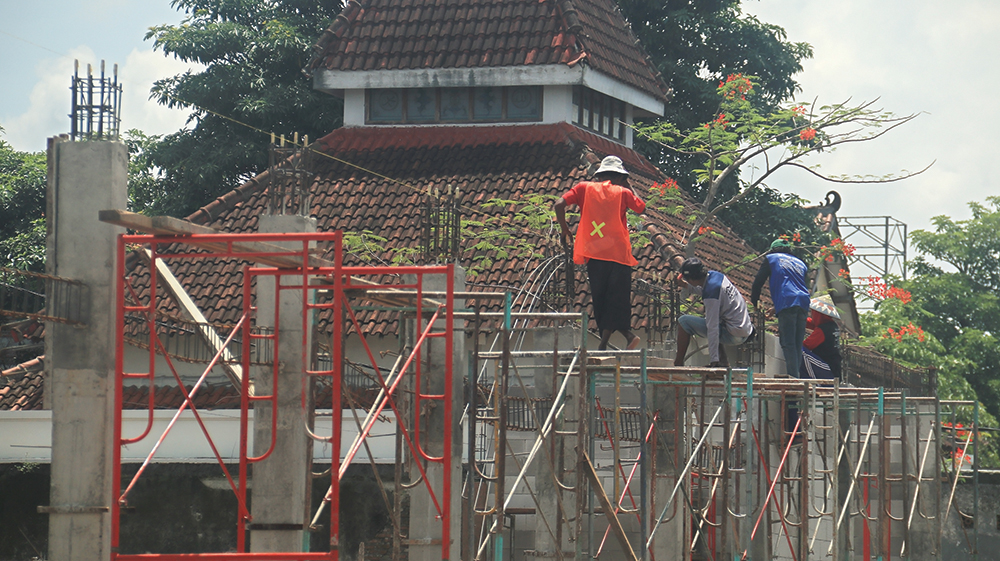 Pembangunan gerai Koperasi Merah Putih (KMP) di Nganjuk mengalami kendala. Salah satunya karena banyak desa yang tidak memiliki lahan seluas 1.000 meter persegi.
