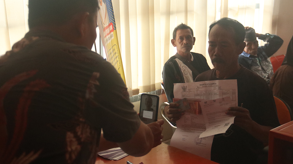 Kabupaten Nganjuk. Kantor Pos Nganjuk  menerima tambahan data penerima baru sebanyak 1.756 Keluarga Penerima Manfaat (KPM).