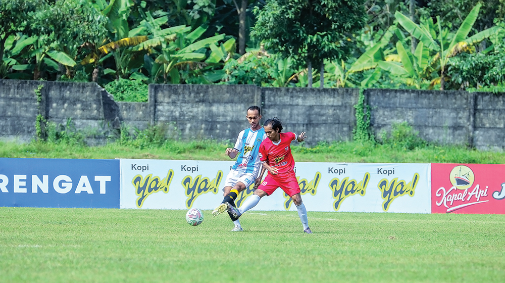 PERSAINGAN KETAT: Pemain Laskar Singo Barong saat tampil di babak penyisihan. Mereka berlatih keras untuk menghadapi 32 besar.