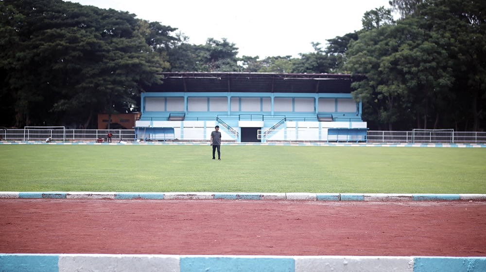 TUAN RUMAH: Stadion Anjuk Ladang setelah direnovasi Dinas PUPR Kabupaten Nganjuk kemarin. Kandang Laskar Singo Barong ini akan menjadi tuan rumah babak 32 besar Liga 4 Jawa Timur.