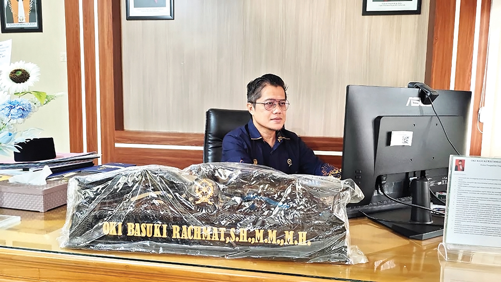 SUKA KULINER: Ketua PN Nganjuk Oki Basuki Rachmat paling suka pecel dan nasi becek.