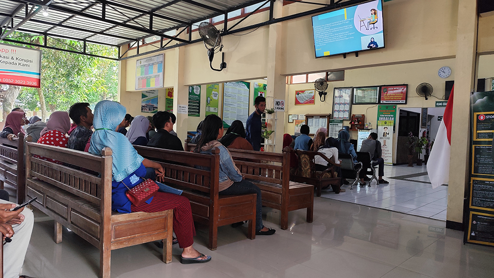 Orang tua harus mewaspadai pergaulan anaknya. Karena di tahun 2025, kasus hamil di luar nikah marak.