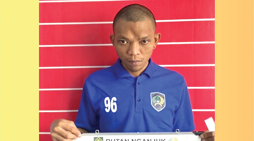 NEKAT: Moh. Haerul, narapidana pencurian melarikan diri dengan memanjat pagar Rutan Kelas IIB Nganjuk kemarin.