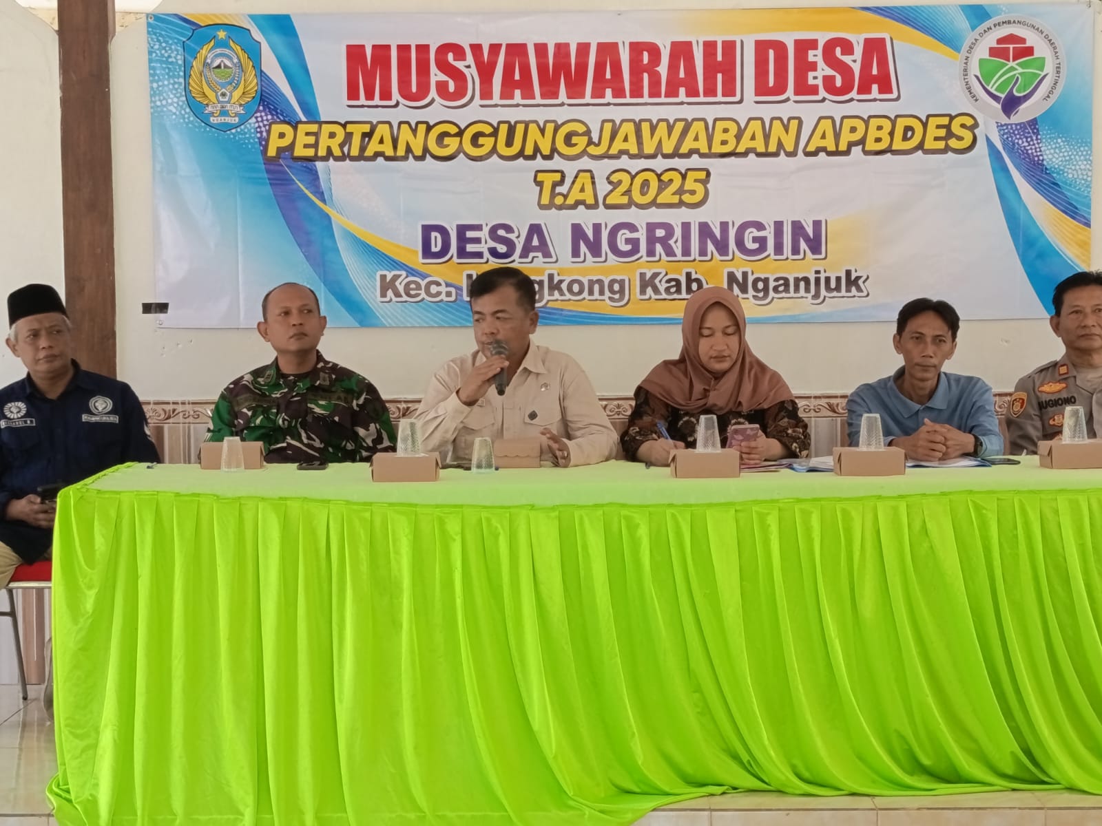 Musdes di Desa Ngringin terkait pertanggungjawaban APBDes 2025