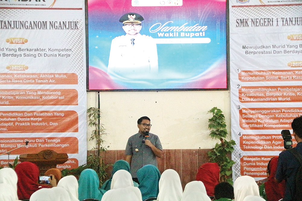 GENRE: Wabup Trihandy memotivasi siswa di SMKN 1 Tanjunganom.