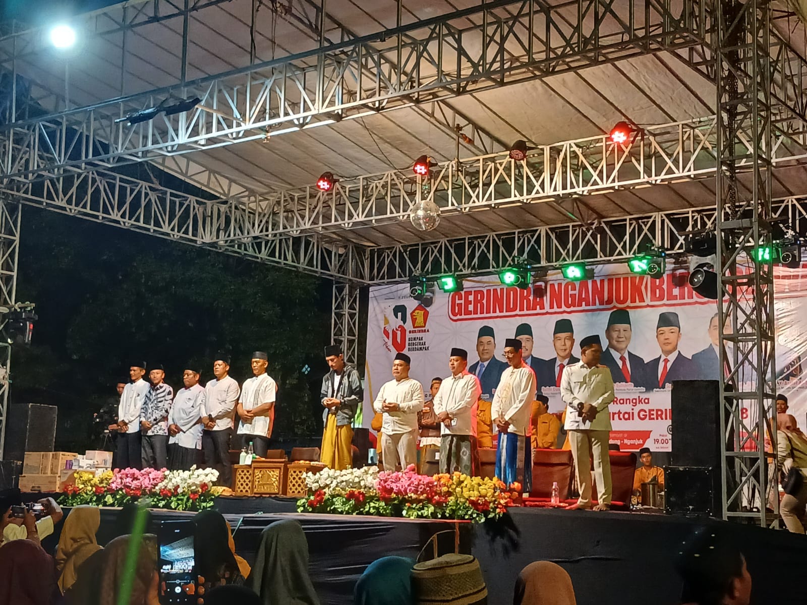 Ribuan Orang Hadiri Gerindra Nganjuk Bersalawat di GOR Bung Karno, Memperingati HUT Partai Ke-18