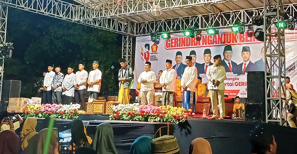 Ribuan Kader dan warga Nganjuk sholawat bareng Partai Gerindra.