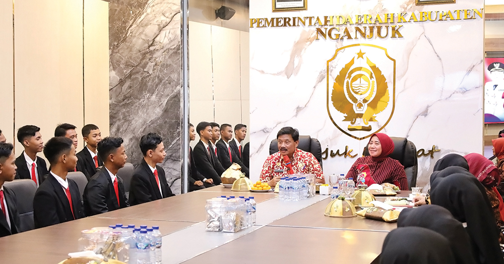 BERI MOTIVASI: Kang Marhaen memberi pembekalan pada Duta GenRe 2026.