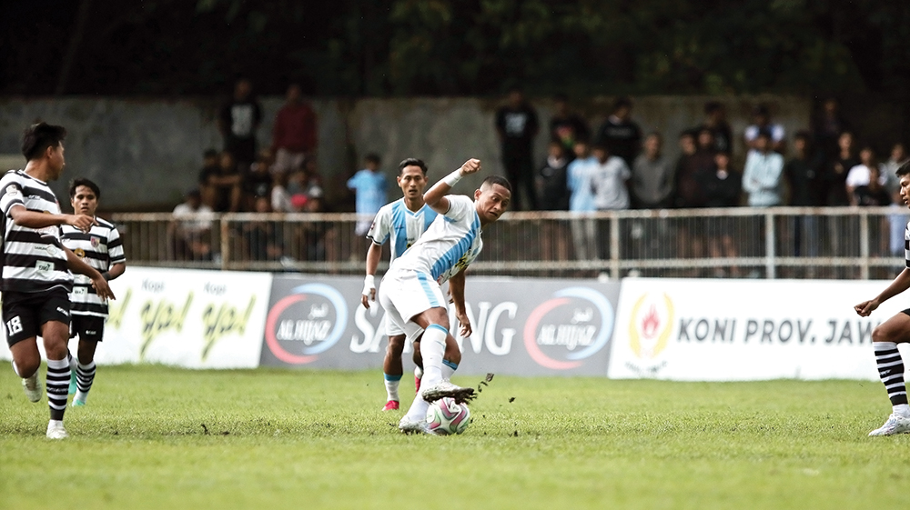 MULAI LATIHAN: Pemain Persenga saat tampil di babak penyisihan. Pelatih Heru Sunarno genjot fisik pemain.