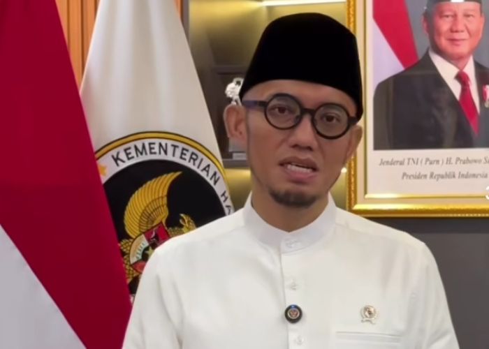 NASIB JAMAAH UMRAH: Dahnil Anzar Simenjuntak memberikan keterangan terkait dengan suasana konflik Timur Tengah. 