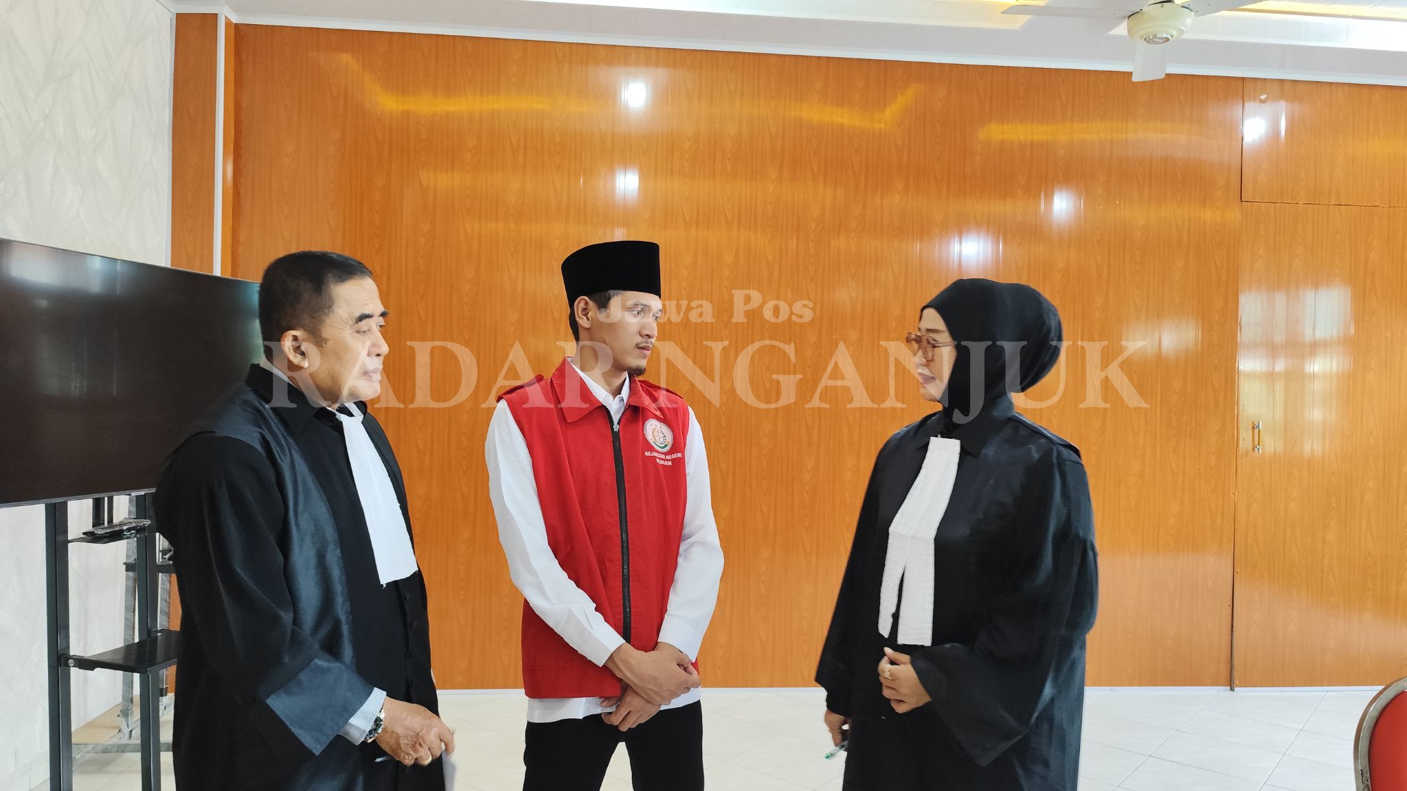 Danang didampingi penasihat hukum
