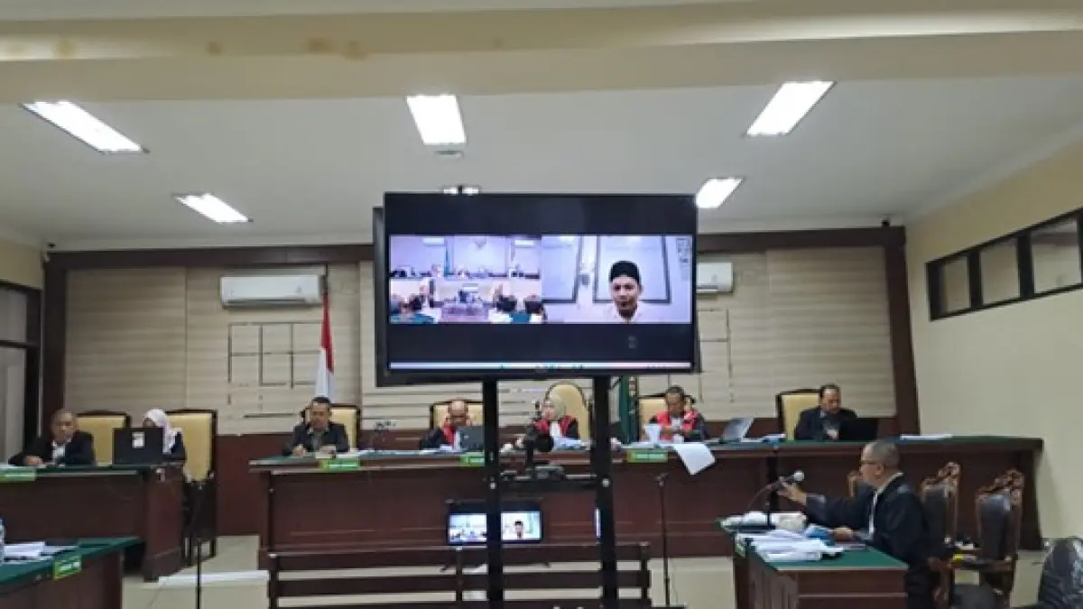 Kades Nonaktif Yuliantono mengikuti persidangan secara daring