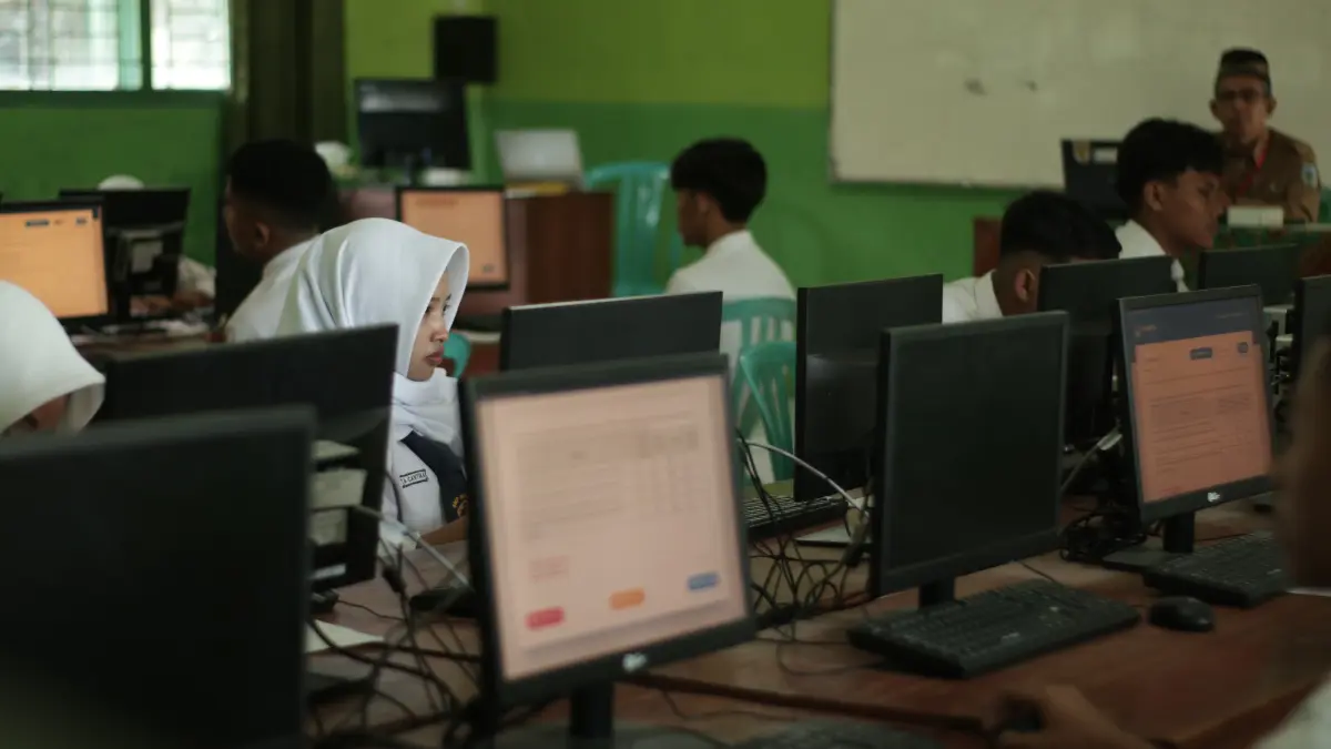 Siswa kelas IX di SMPN 1 Bagor saat mengerjakan tes kemampuan akademik (TKA) mata pelajaran (mapel) Matematika