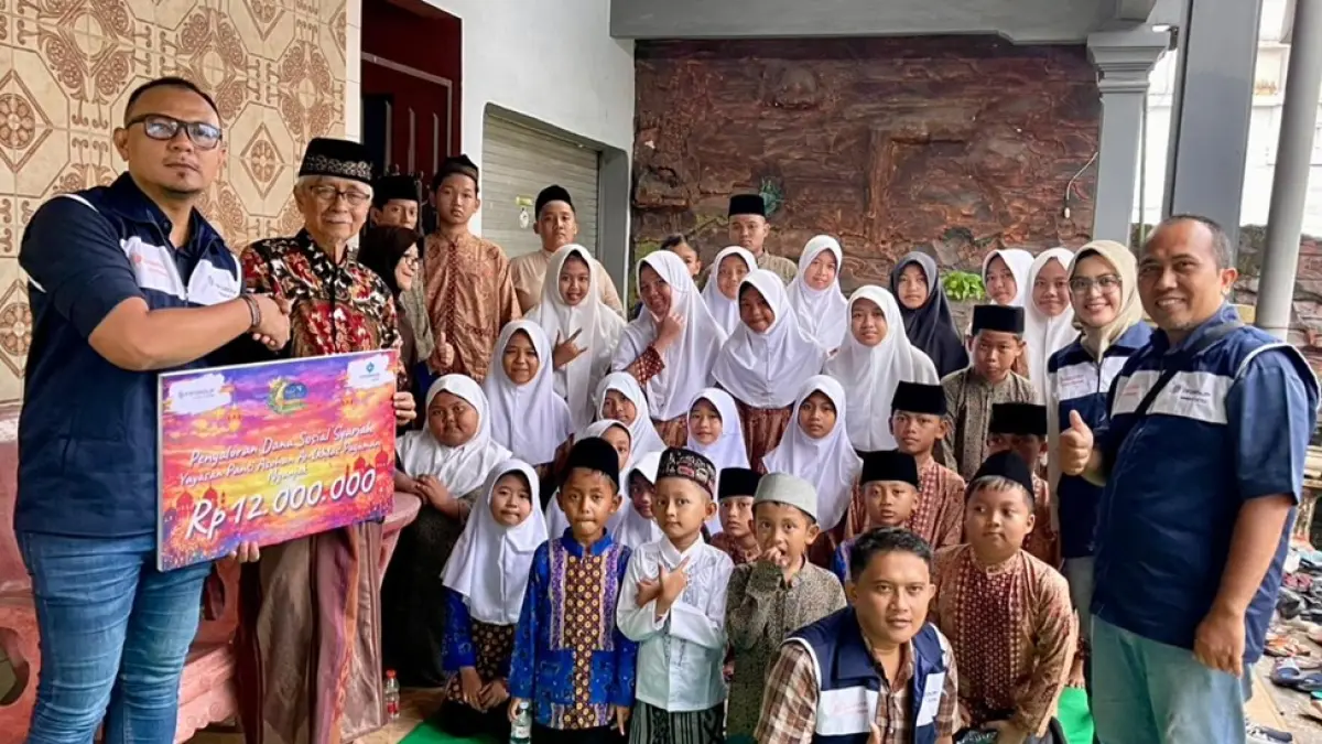 FIF Group menyerahkan bantuan sosial kepada 37 panti asuhan yang tersebar di seluruh Indonesia