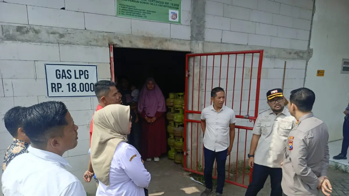 Disperindag Nganjuk melakukan sidak di salah satu pangkalan elpiji yang terletak di Kecamatan Wilangan