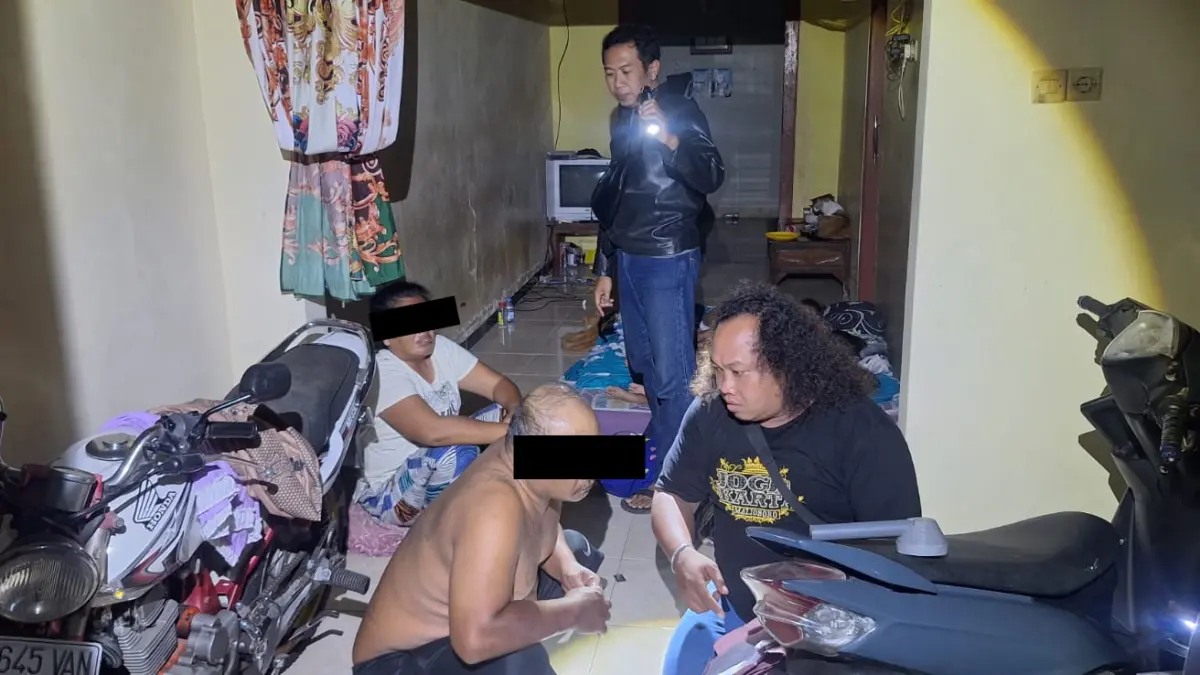 Pasutri pencuri hp ditangkap polisi