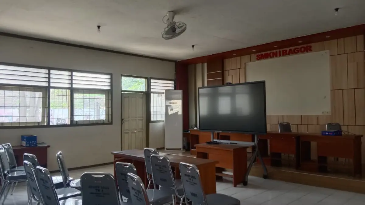 TEMPAT ACARA: Ruang aula SMKN 1 Bagor sudah siap ditempati peserta pelatihan jurnalistik bersama Jawa Pos Radar Kediri, Sabtu besok (25/4).