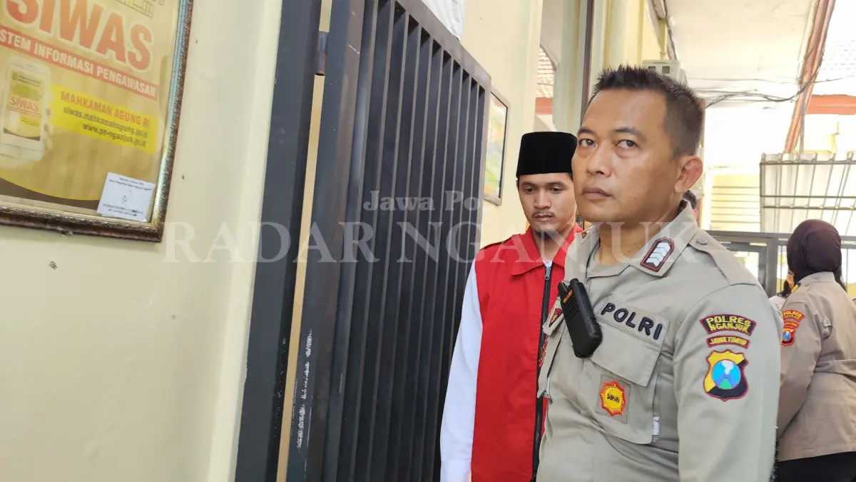 Danang Susilo dikawal polisi usai menjalani sidang