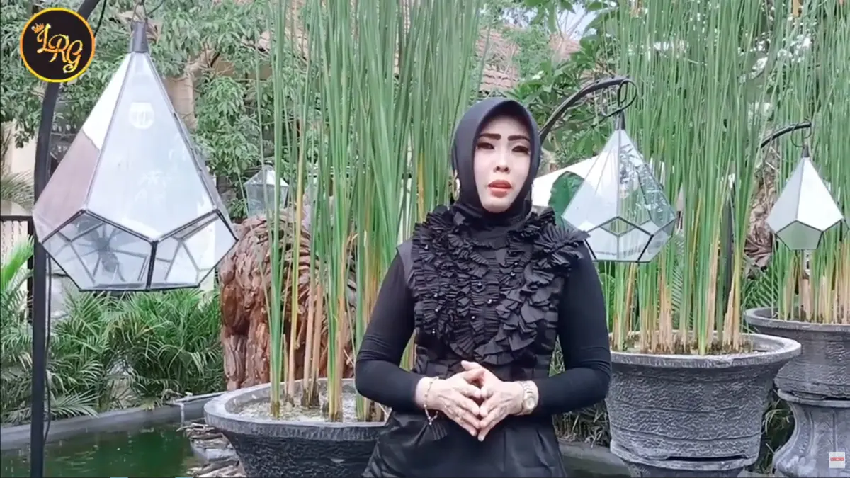 Kepala SDN 3 Sonoageng Liring Puspita Wulaningrum