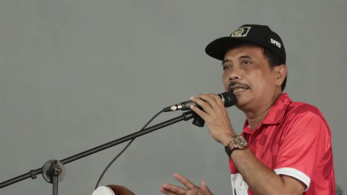 Ketua DPRD Nganjuk saat memberi sambutan di kejuaraan bulu tangkis