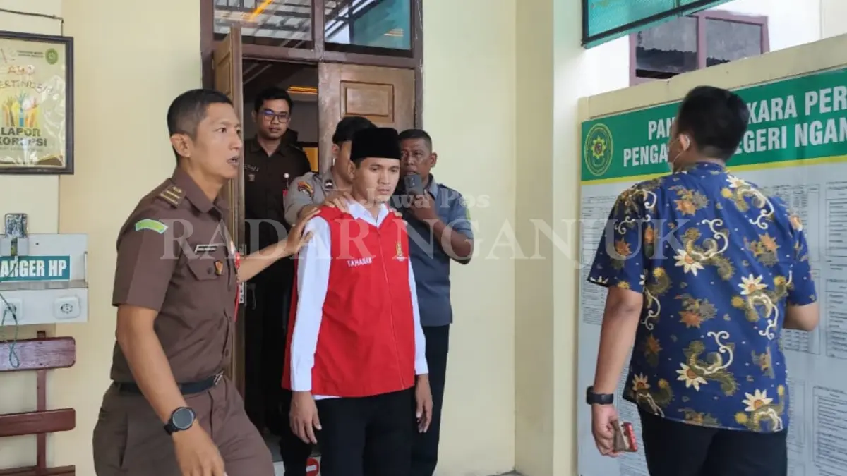 Divonis Seumur Hidup, Danang Nangis