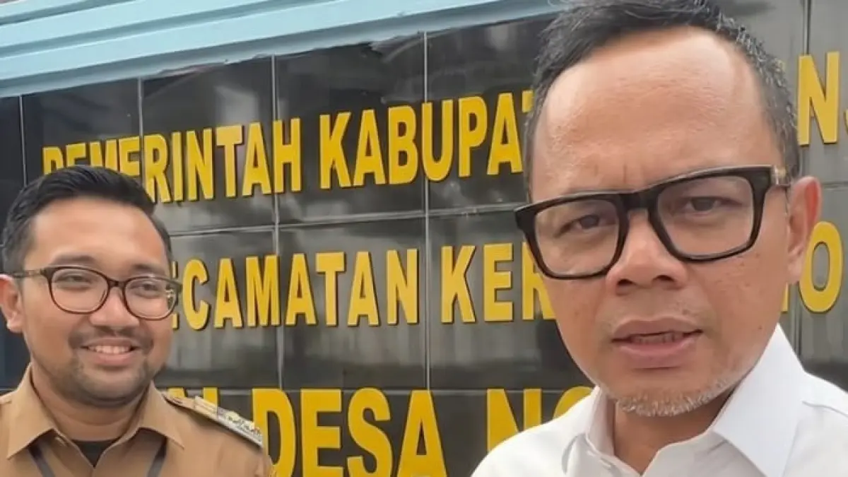 Wakil Menteri Dalam Negeri Bima Arya saat menanyakan arti Desa Nglawak, Kecamatan Kertosono, Kabupaten Nganjuk.