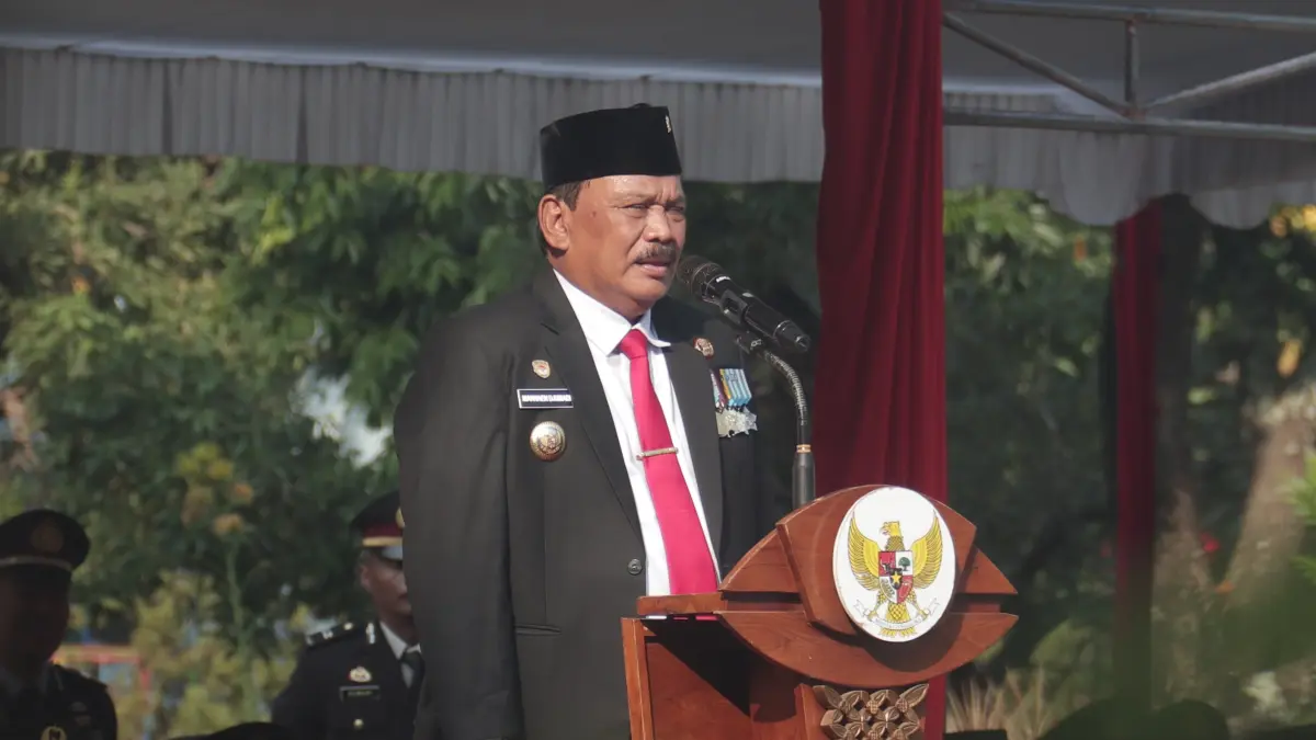 Bupati Nganjuk Marhaen Djumadi menjadi pembina upacara dalam rangka Hari Kebangkitan Nasional (Harkitnas) 2026 di Alun-Alun Nganjuk