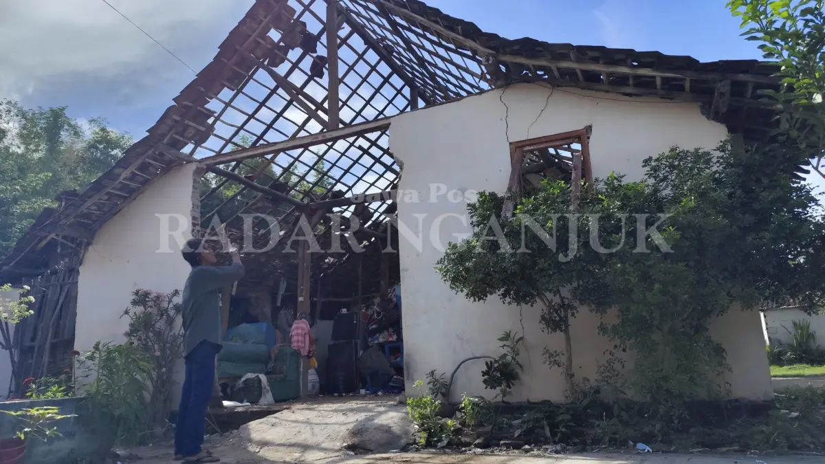 Rumah Moch Sukar rusak berat karena ledakan mercon
