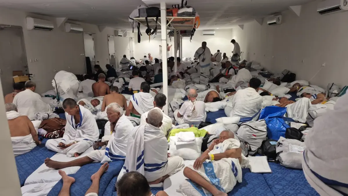 Jemaah Haji Kabupaten Nganjuk di dalam tenda