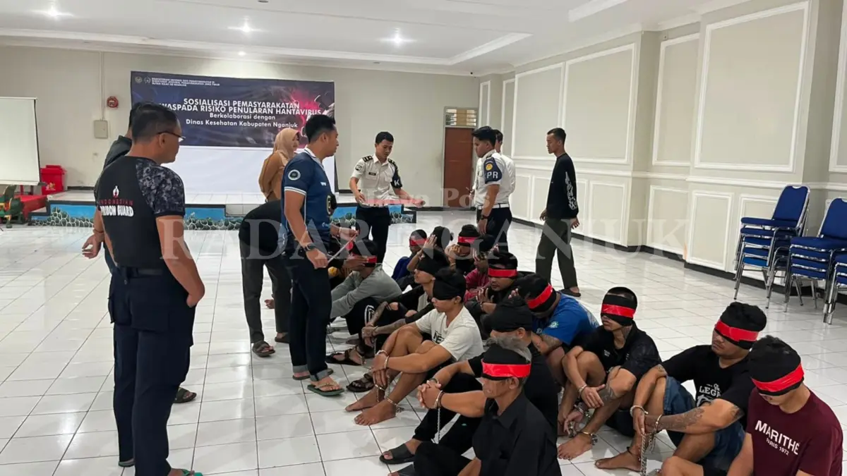 Bawa Tiga Pembunuh ke Lapas Madiun