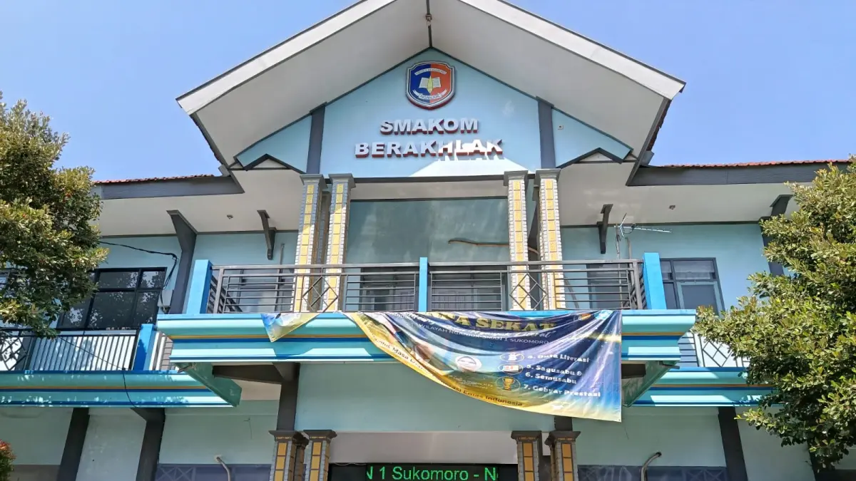 LOKASI PELATIHAN: Gedung SMAN 1 Sukomoro Nganjuk akan menjadi tempat pelatihan jurnalistik bersama Jawa Pos Radar Nganjuk.