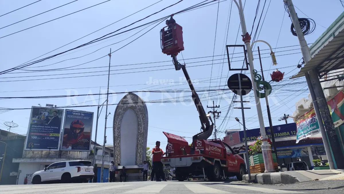 Ikat Kabel Semrawut di Jayastamba