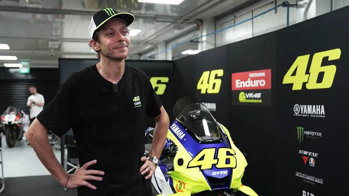Valentino Rossi menjalani latihan dalam sesi track day di Sirkuit Mandalika, Lombok