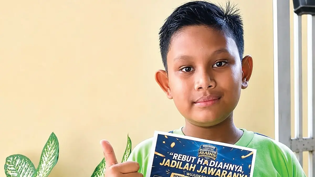 ANTUSIAS: Alvaro B.S, siswa kelas VI SDN 1 Jatirejo, Nganjuk mendaftar KKA Jawa Pos Radar Kediri secara mandiri. (jprk)