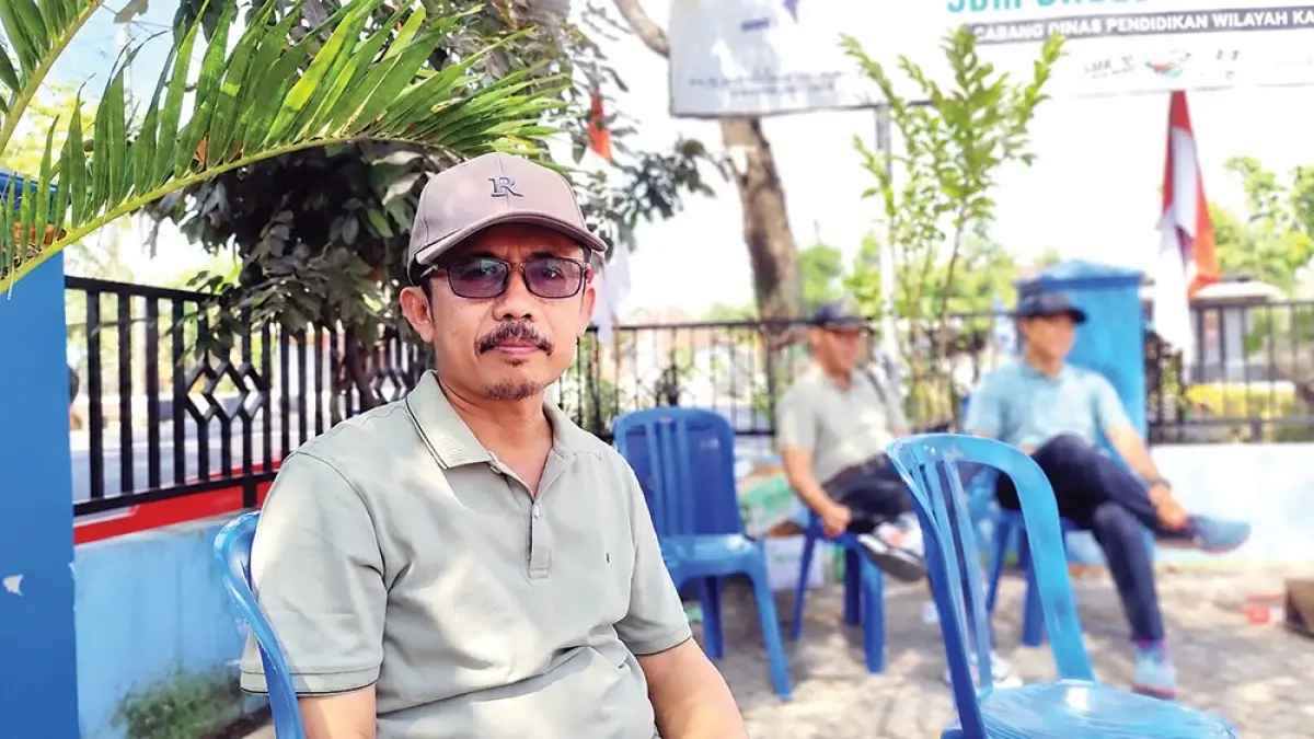 BENTUK KARAKTER: Kepala SMAN 1 Gondang Agus Susilo terapkan Jumat Iman,Cerdas,dan Sehat. (novanda nirwana/jprk)