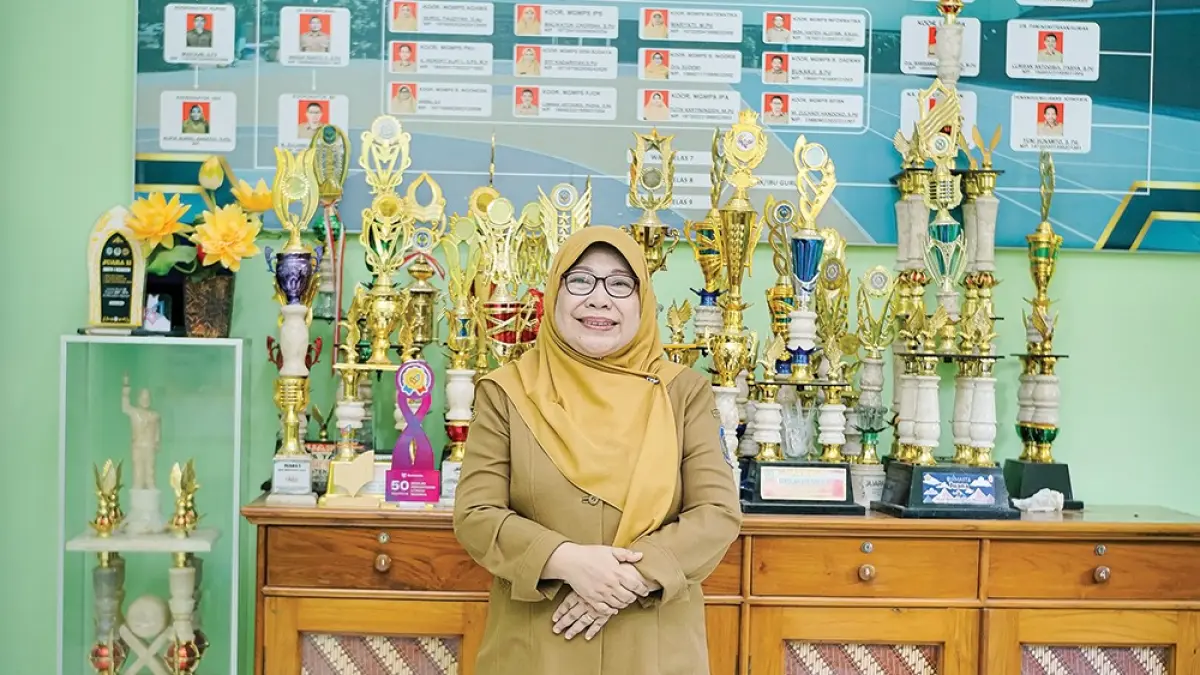 SOLID: Kepala SMPN 1 Nganjuk Winarsih mengajak guru kompak tingkatkan kualitas pendidikan. (karen wibi/jprk)