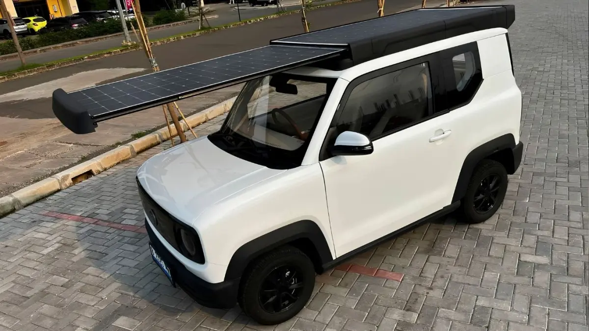 Atap panel surya pada mobil listrik solarky sun v