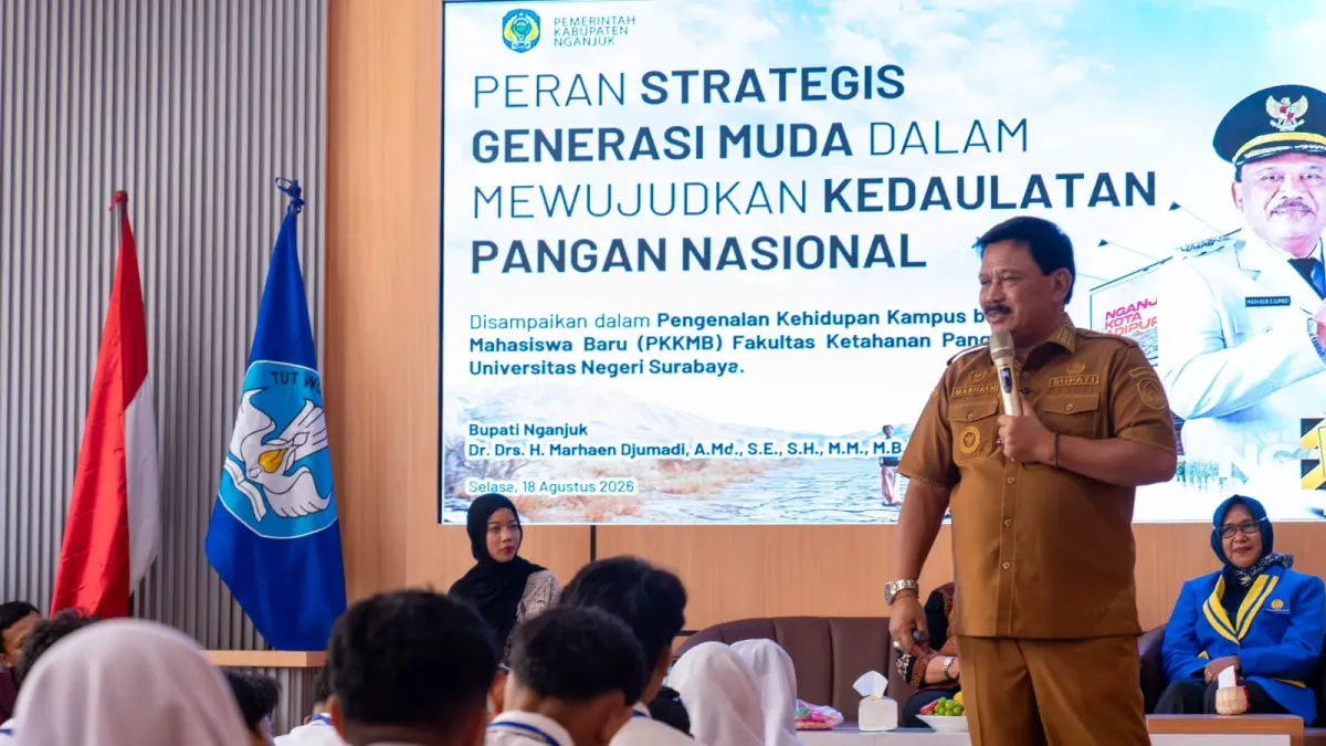 Bupati Marhaen menjadi narasumber di Unesa Surabaya