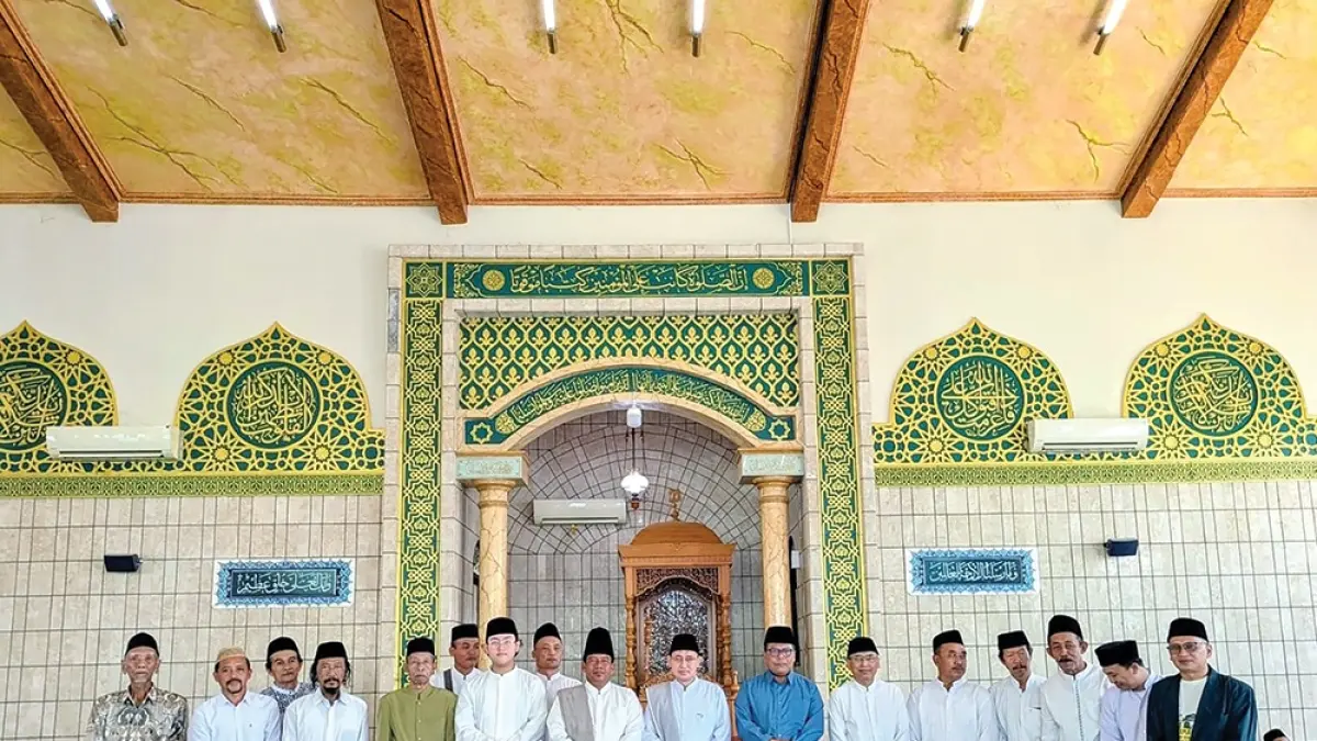 RUTINAN AHAD WAGE: Majelis Raudhatul Jannah menggelar peringatan Maulid Nabi Muhammad SAW berbarengan dengan HUT Ke-81 RI. (foto-foto: karen wibi/jprk)