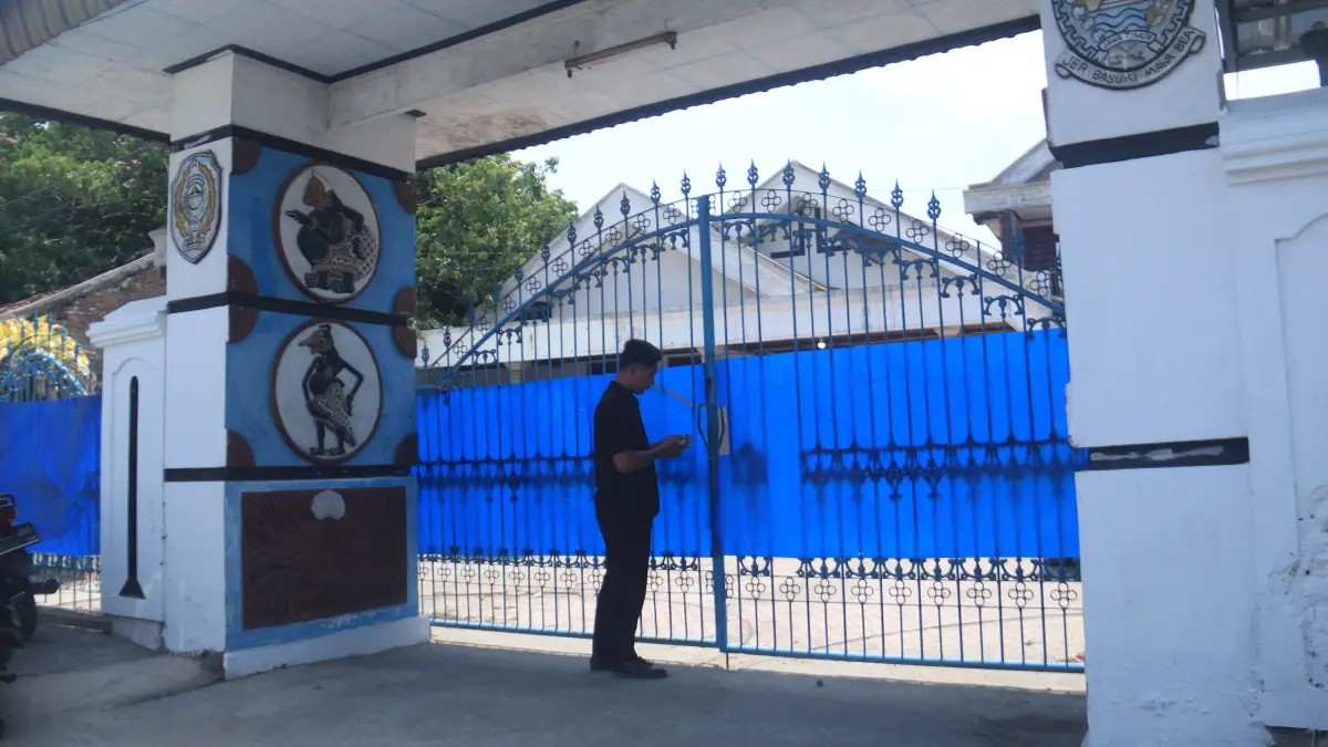 SPPG Begadung II saat dijaga oleh petugas keamanan