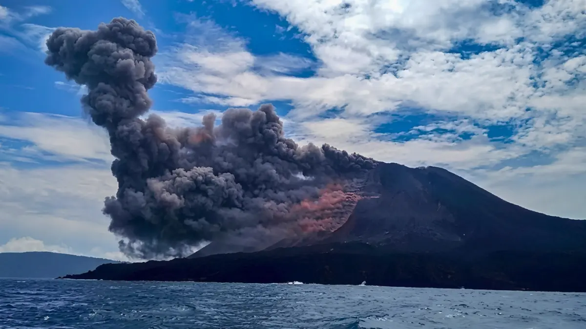 Gunung Anak Krakatau Erupsi Beberapa Waktu Lalu