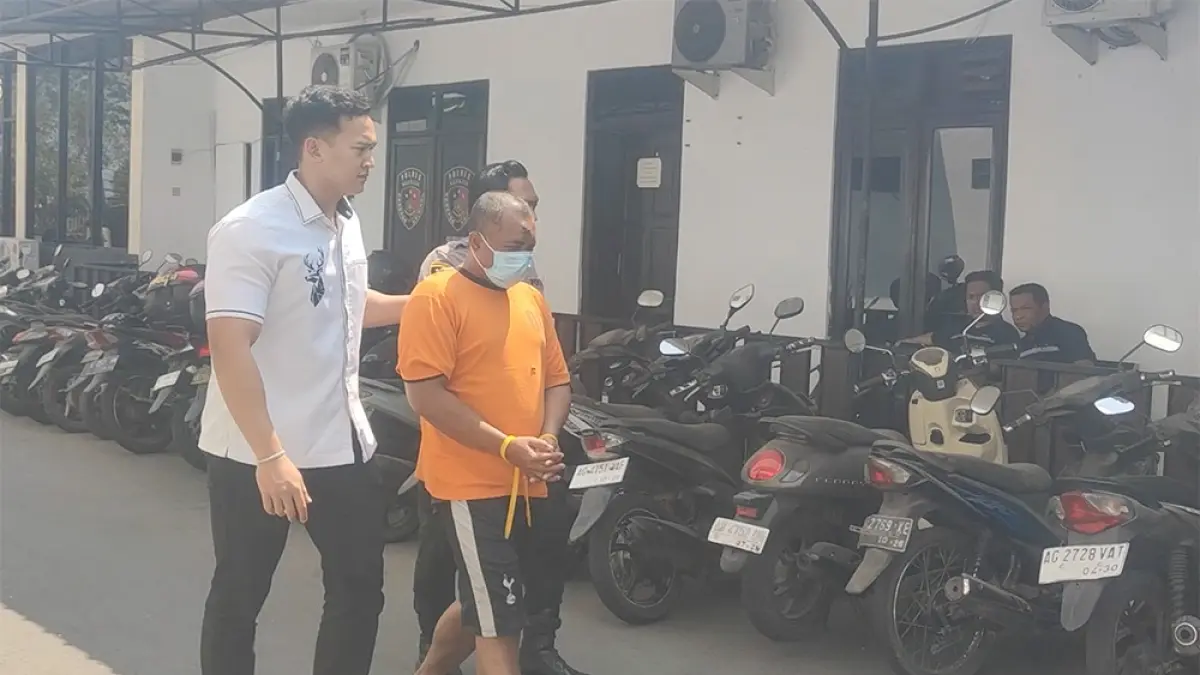 Uang hasil pinjam tersebut dikuasai Tarkam. Totalnya mencapai Rp 11,76 miliar. (karen wibi/jprk)
