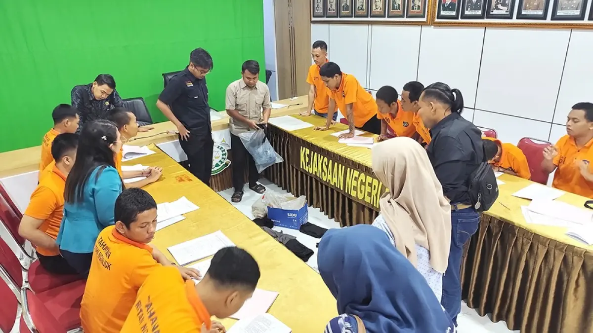 SEGERA SIDANG: Pengeroyokan Minal Kosirin hingga tewas dilimpahkan ke Pengadilan Negeri Nganjuk. (novanda nirwana/jprk)