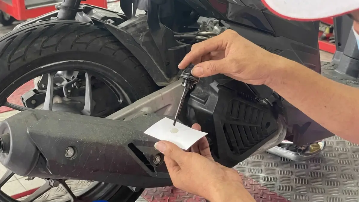 Cek Level Oli Skutik Yamaha, Jangan Hanya Mengandalkan Jadwal Ganti