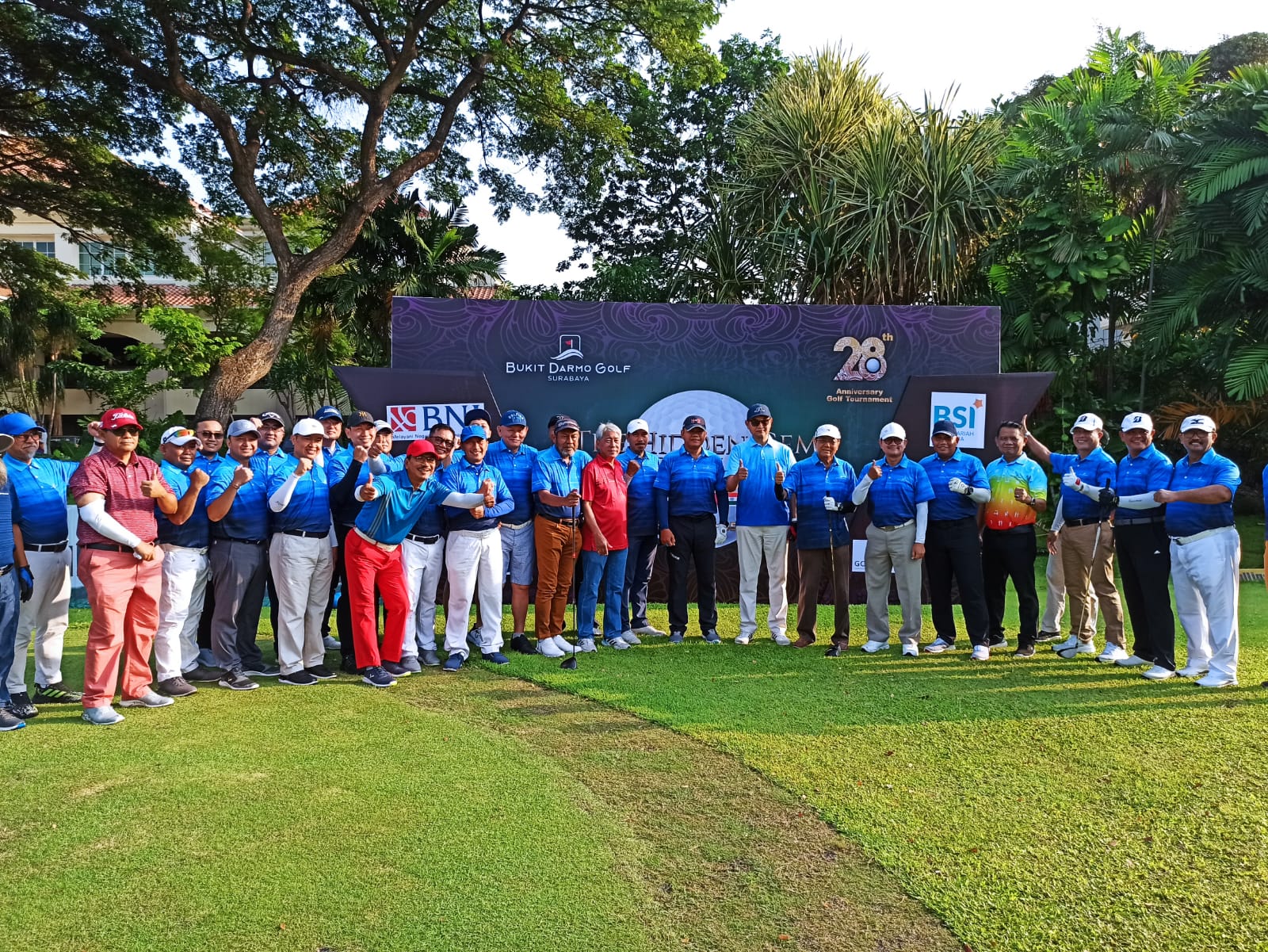 BENTUK APRESIASI: Turnamen Anniversary Bukit Darmo Golf ke-28 berlangsung meriah dan diikuti 280 pegolf.