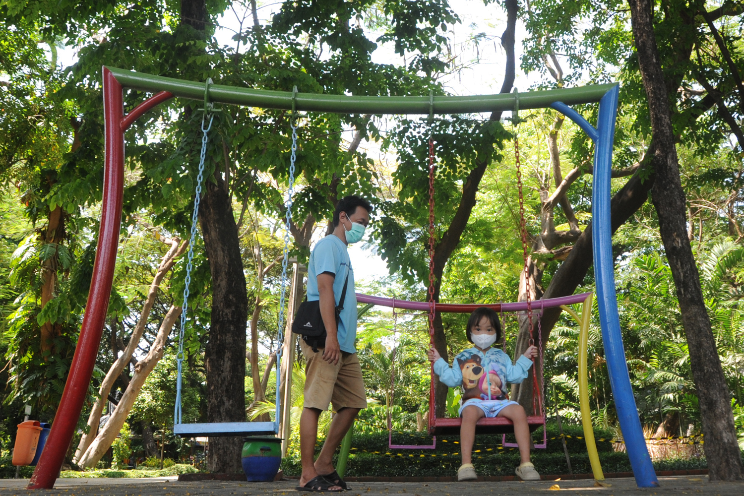 Taman di Surabaya juga ramah bagi anak-anak.