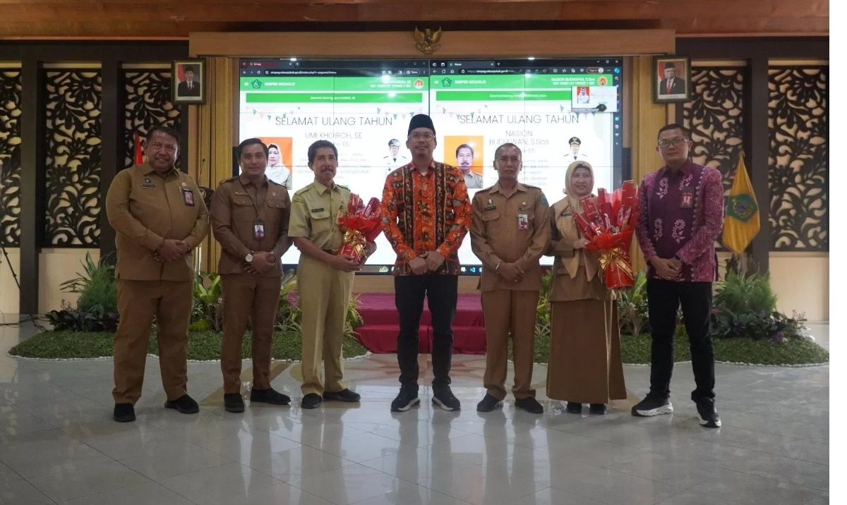 KOLABORASI: Branch Manger Bank Jatim Cabang Sidoarjo, Deddy Aji Wijaya (kanan) bersama Bupati Sidoarjo Ahmad Muhdlor.