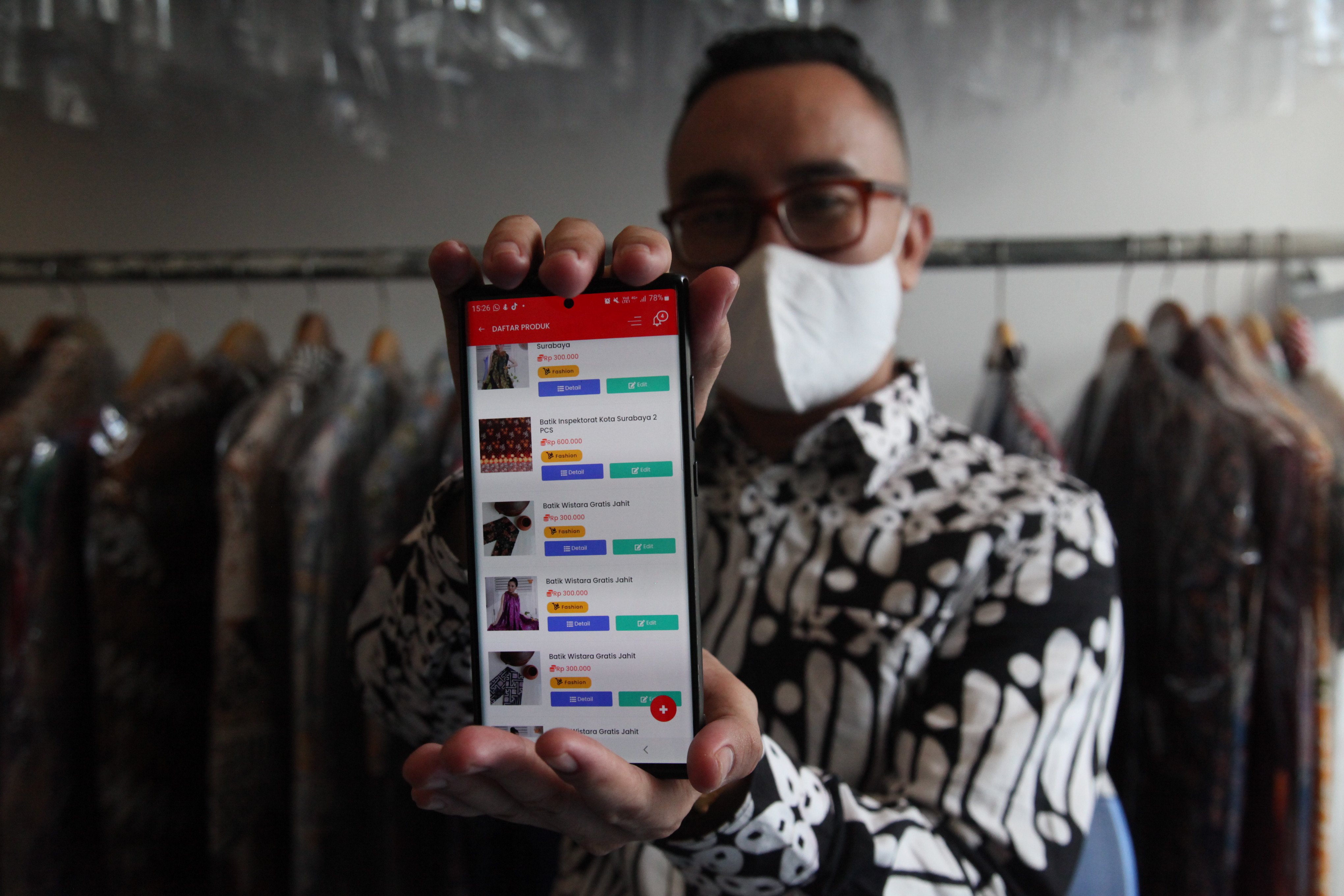 EKONOMI KERAKYATAN: Ekosistem e-Peken tumbuh subur dan omzetnya terus mengalami peningkatan.