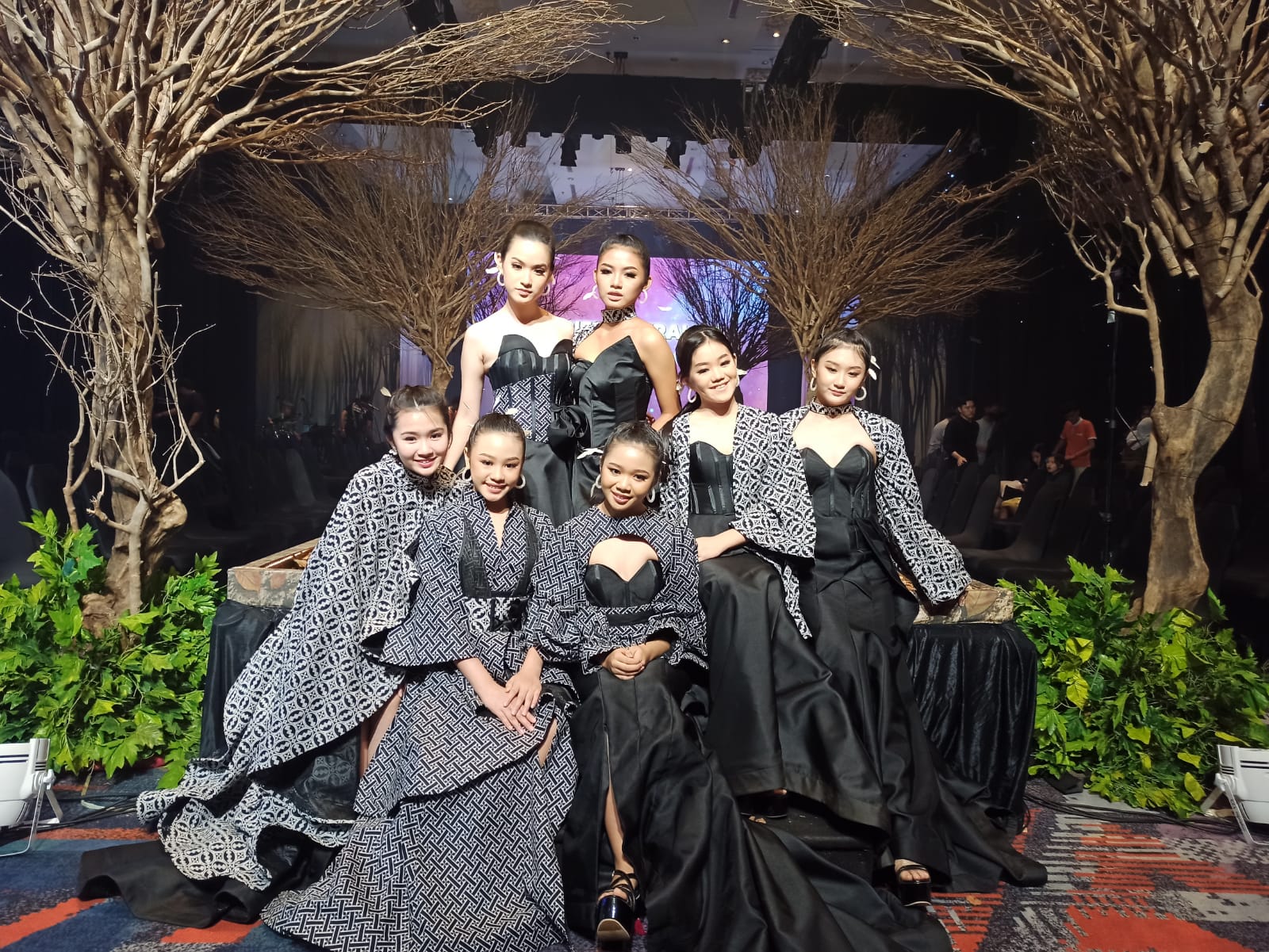 Beberapa model remaja yang ikut meramaikan fashion Show Spring Summer 2024.
